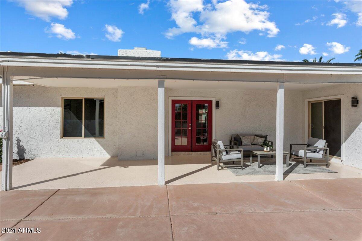 6911 E SHEENA Drive