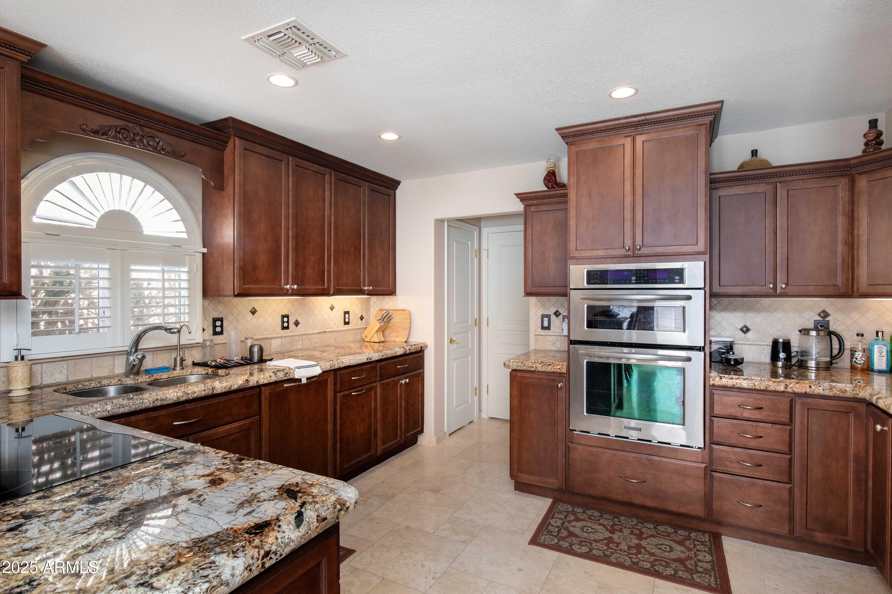 15550 N FRANK LLOYD WRIGHT Boulevard N, 1040