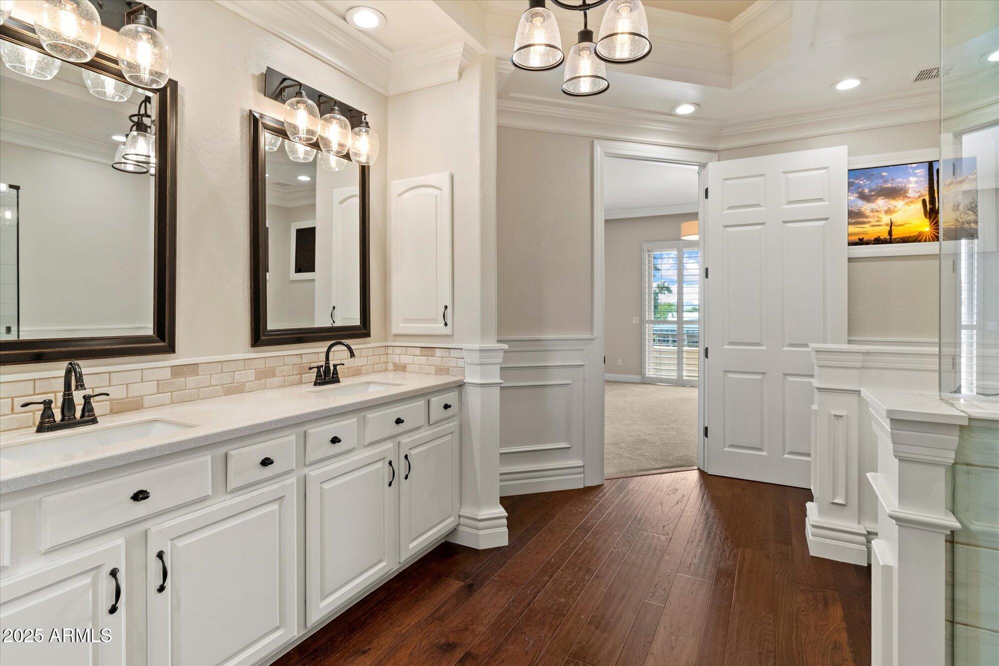 15240 N CLUBGATE Drive, 160