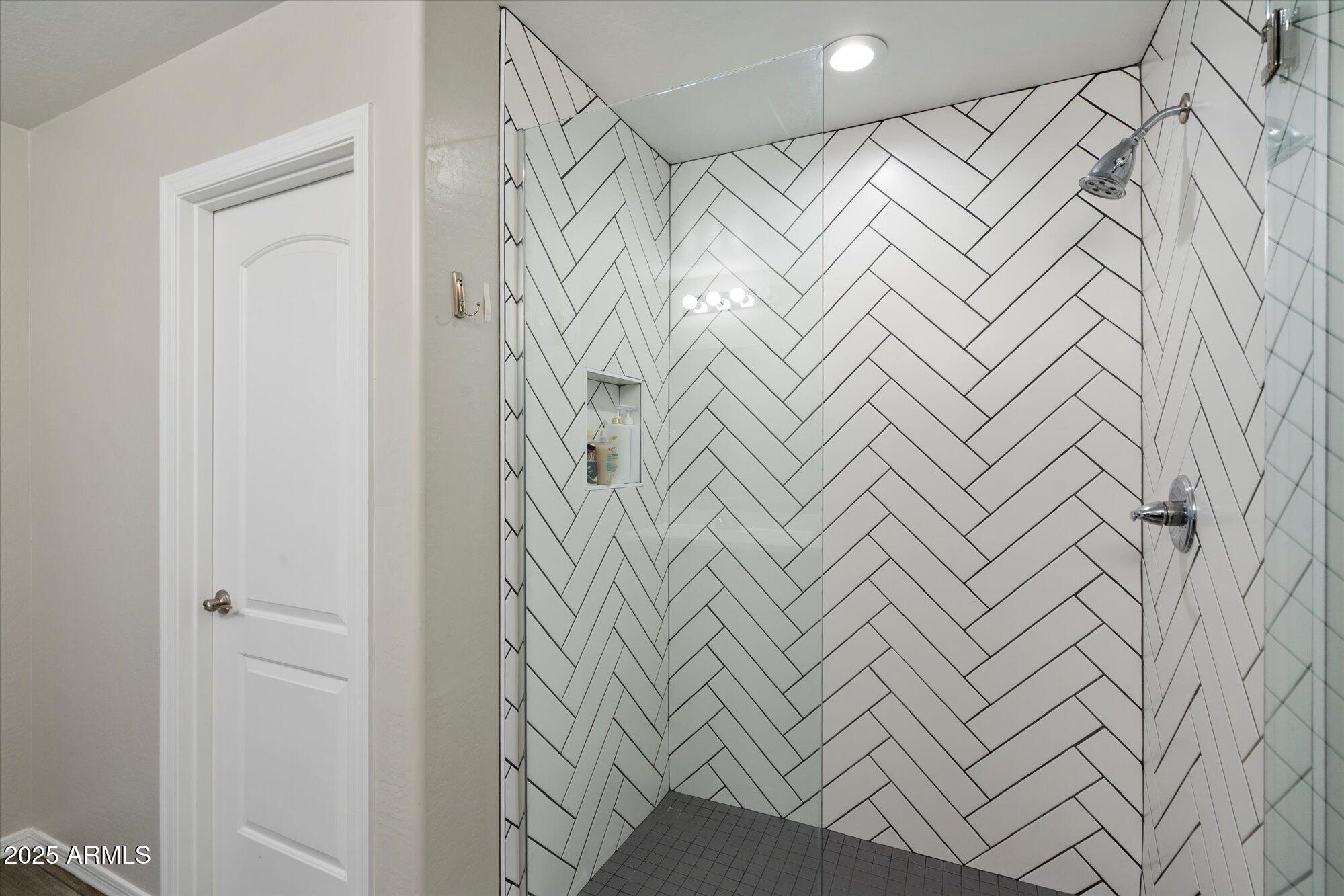 11016 W HARRISON Street