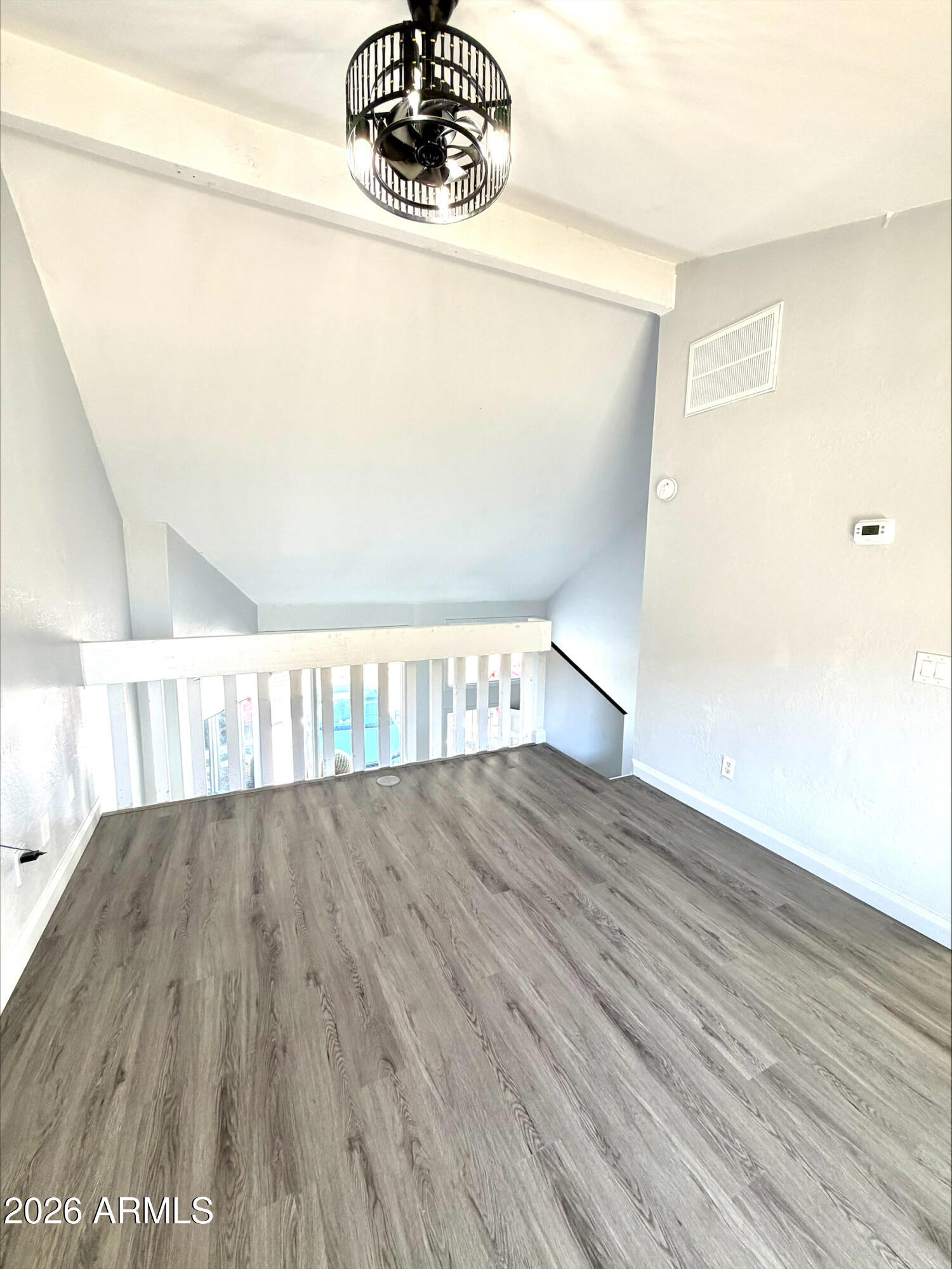 4240 N LONGVIEW Avenue 9