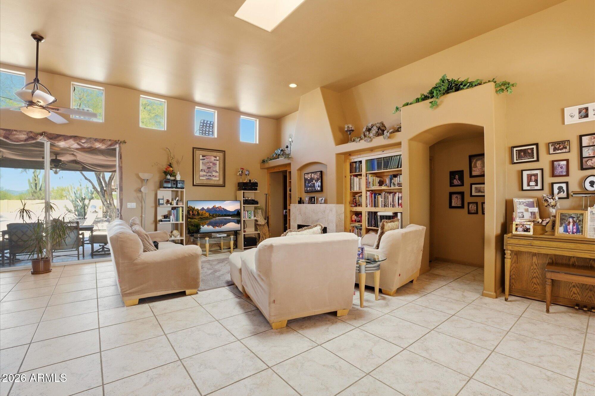 5938 E WINDSTONE Trail