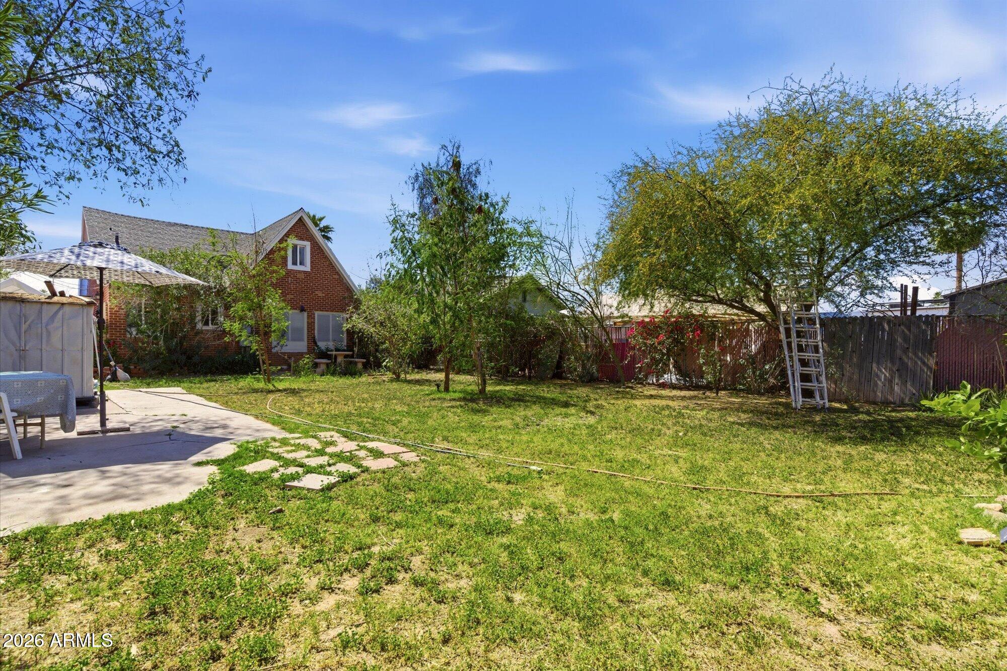 1326 W ROOSEVELT Street