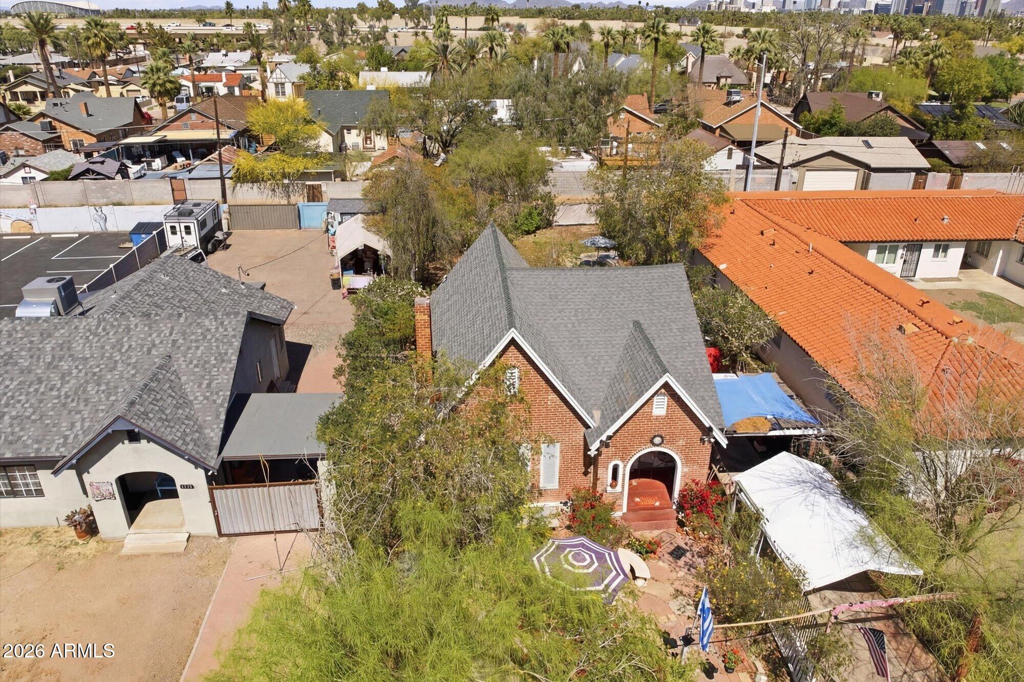 1326 W ROOSEVELT Street