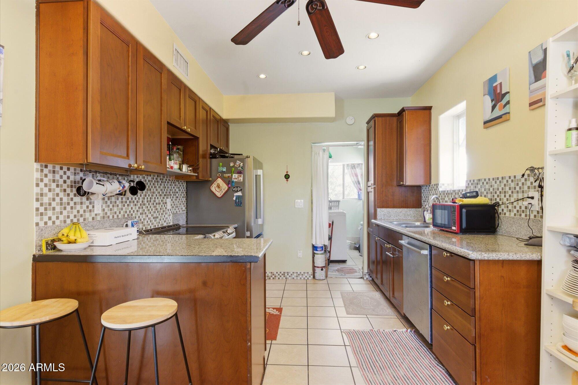 1326 W ROOSEVELT Street