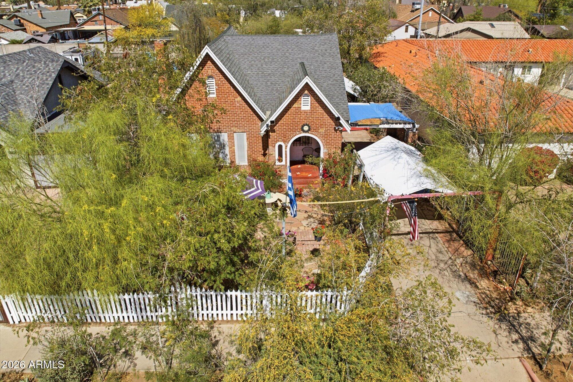 1326 W ROOSEVELT Street