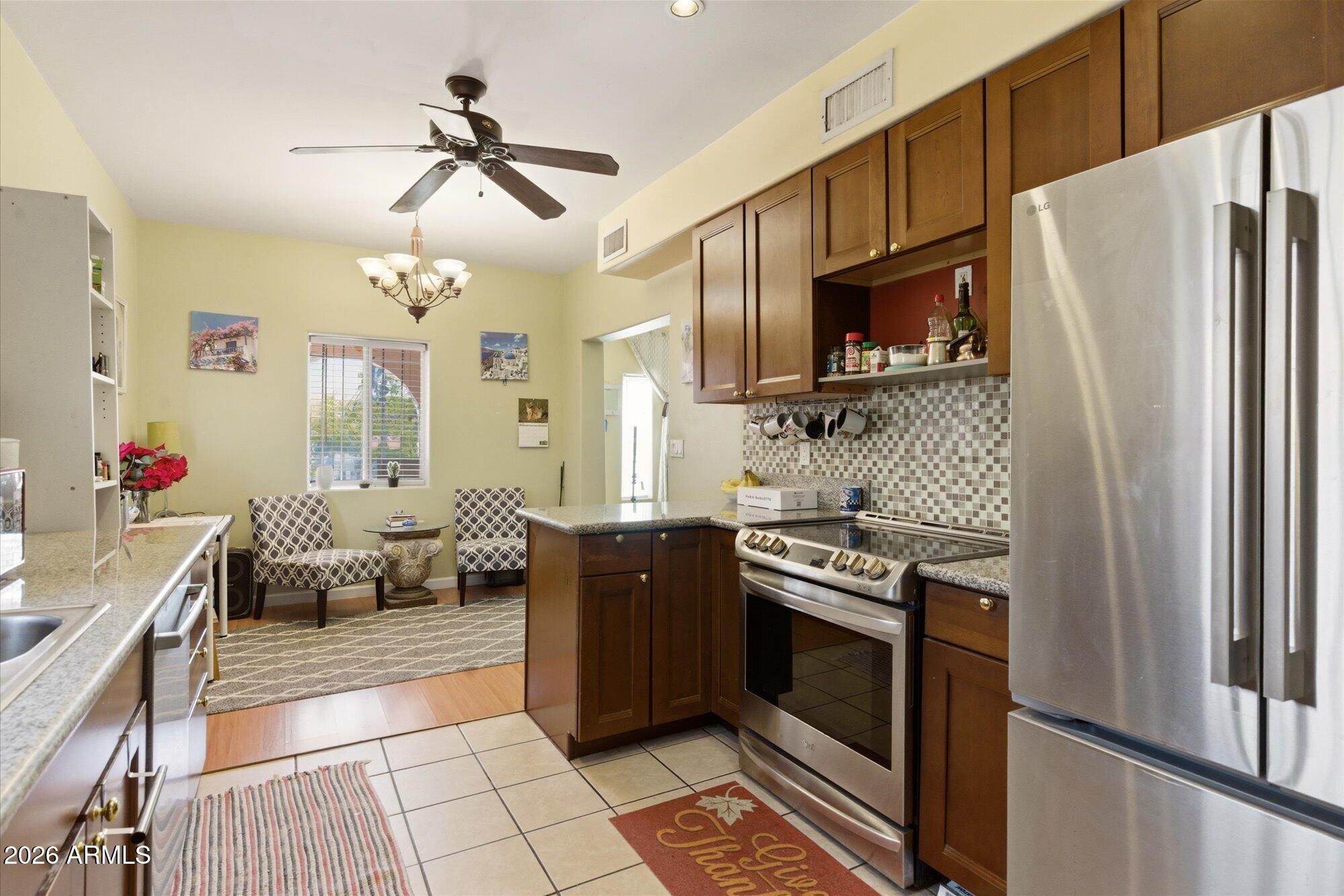 1326 W ROOSEVELT Street