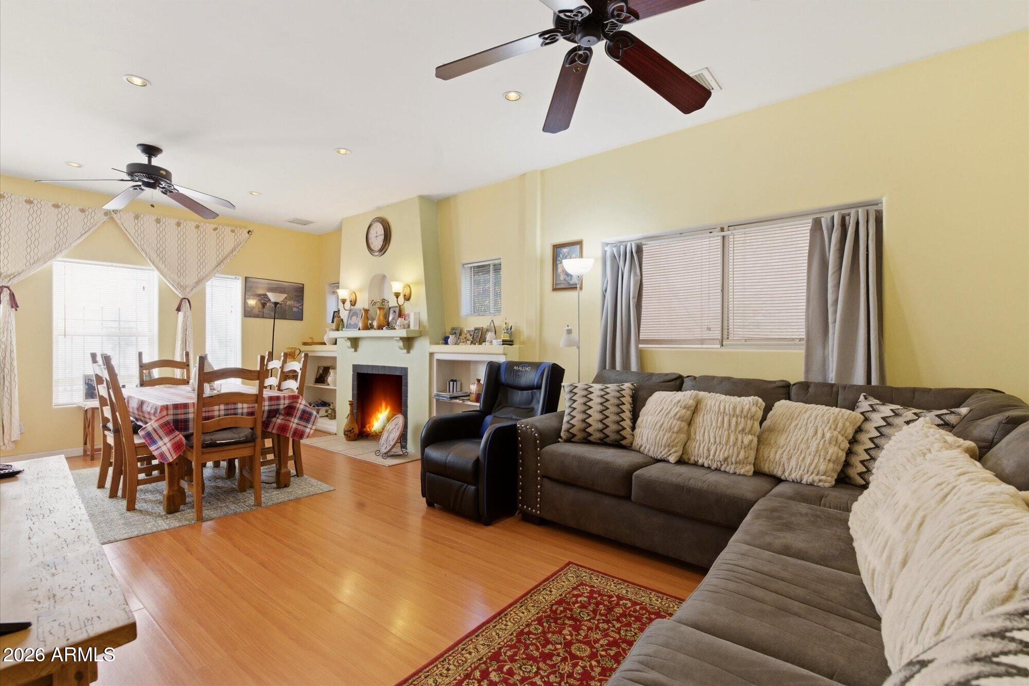 1326 W ROOSEVELT Street