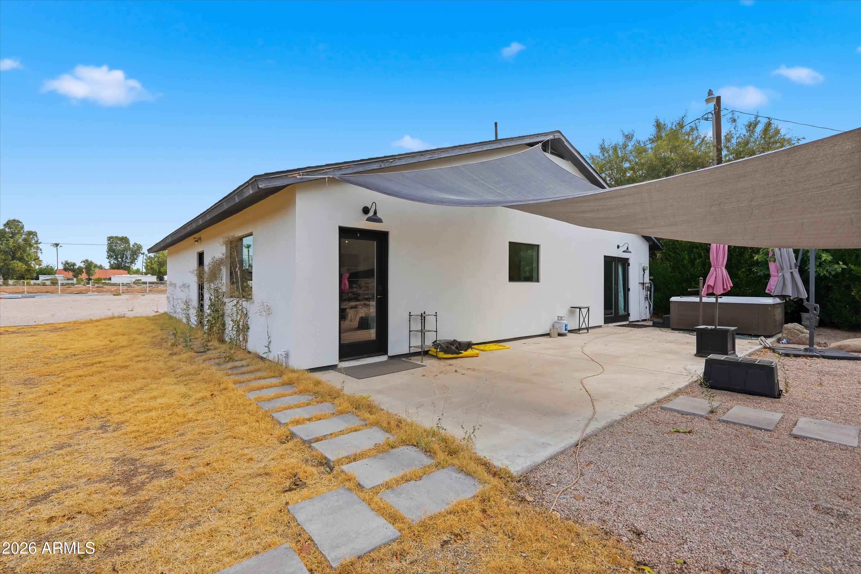 7224 E JENAN Drive
