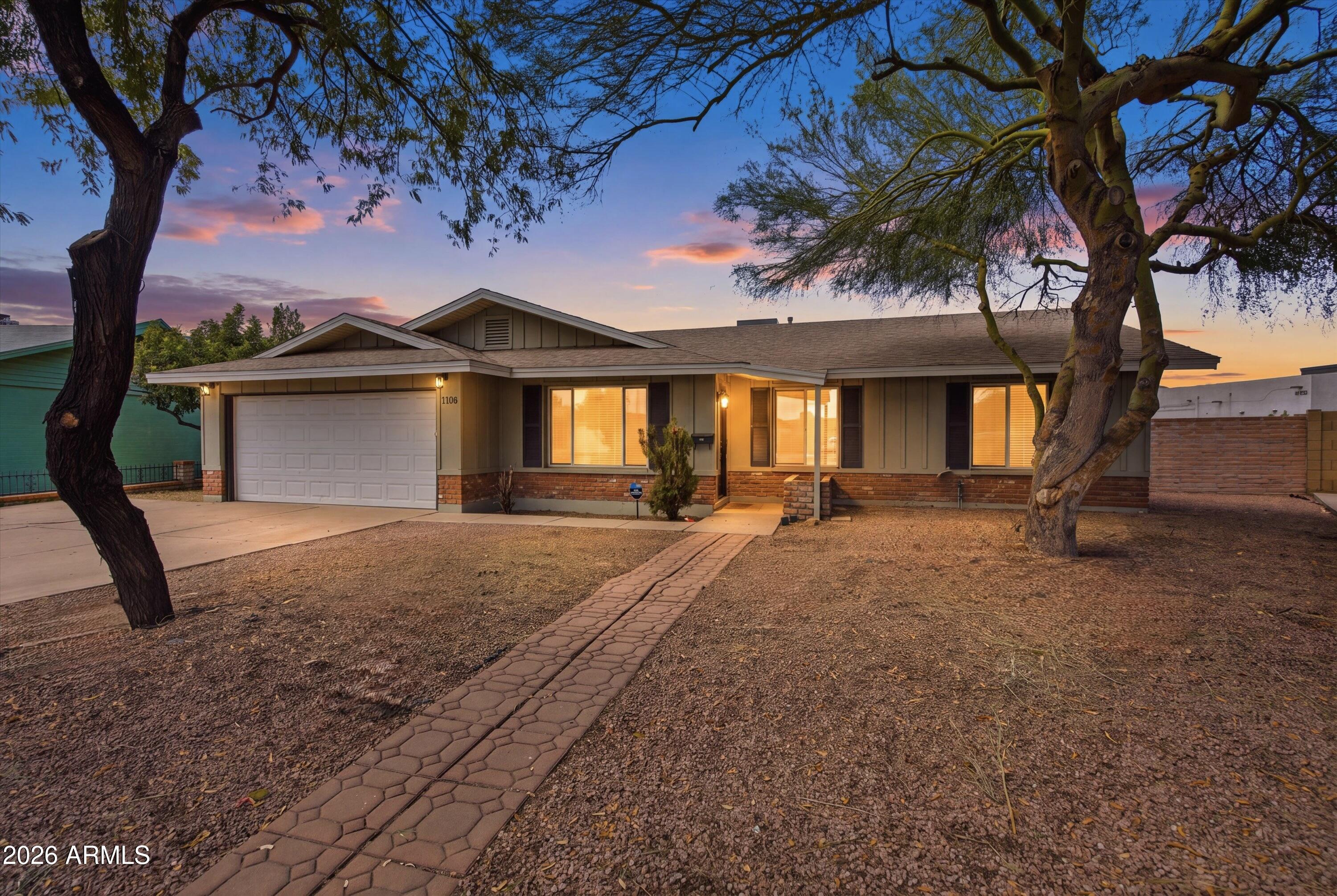 1726 E EL PARQUE Drive