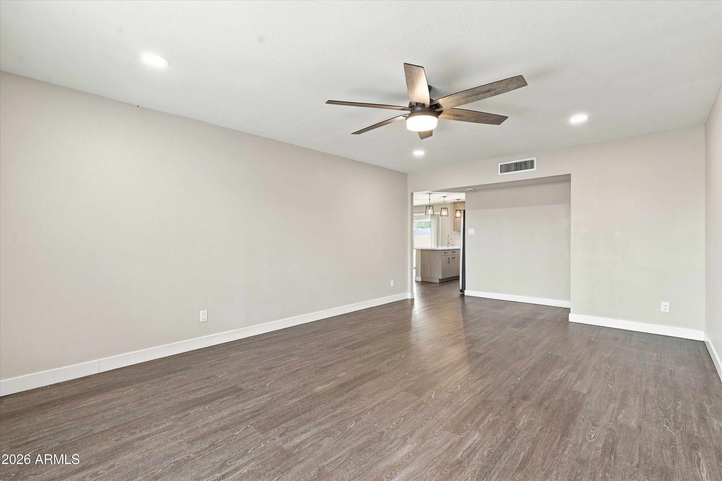 1726 E EL PARQUE Drive