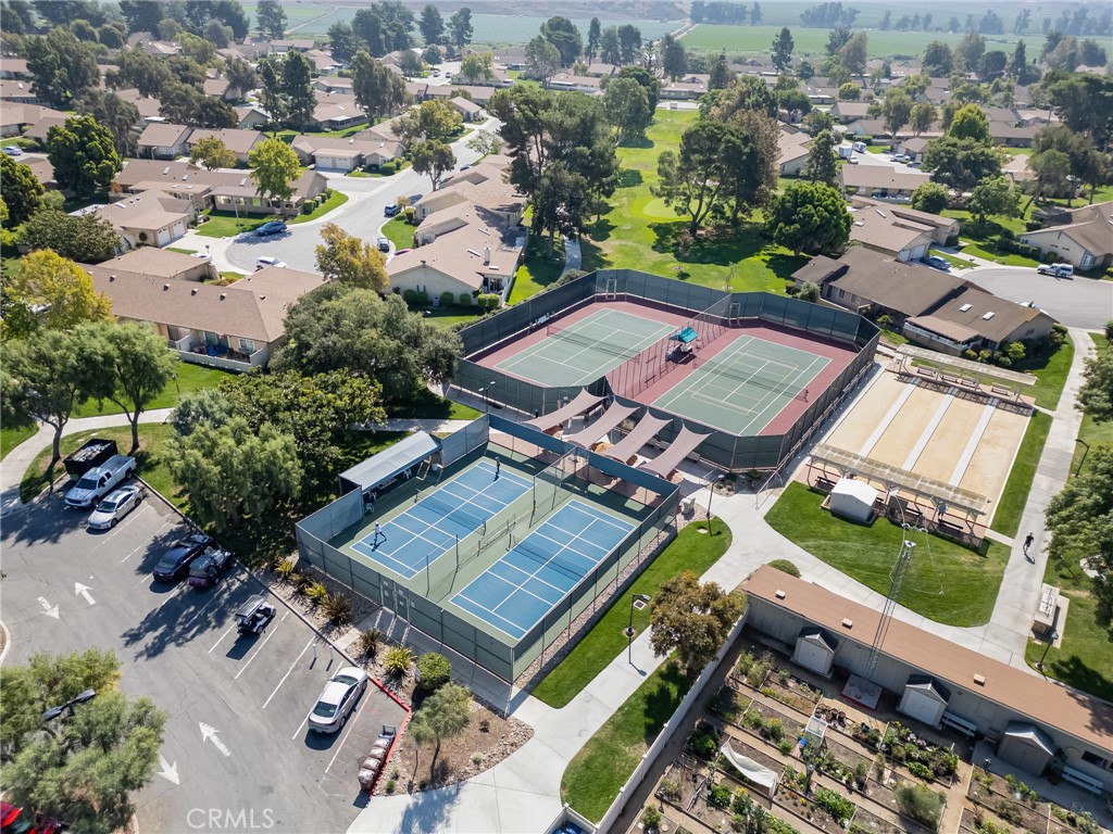 6118 Village 6