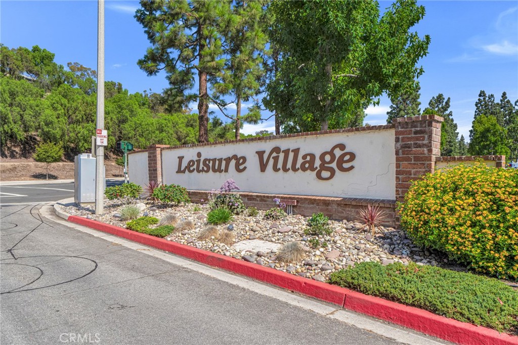 6118 Village 6