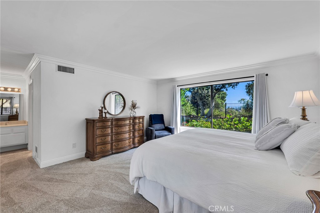 17004 Gledhill Street