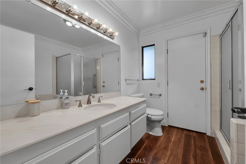 17004 Gledhill Street