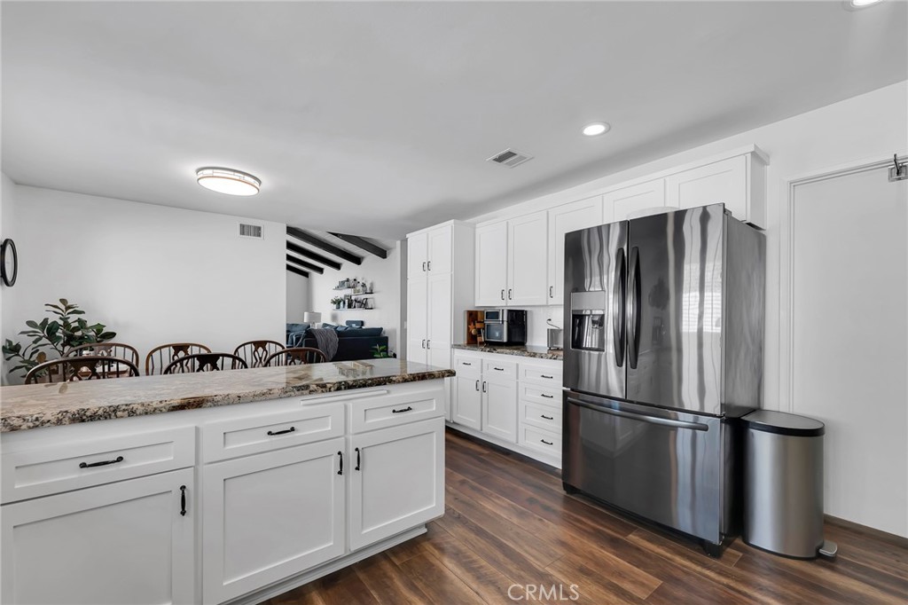 17004 Gledhill Street