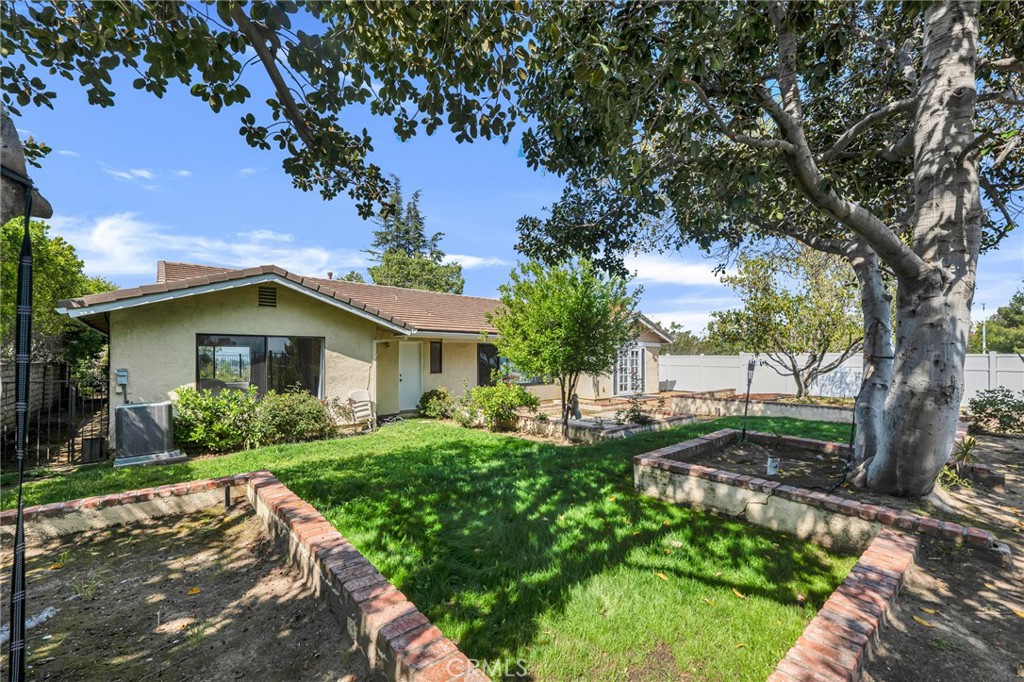 17004 Gledhill Street