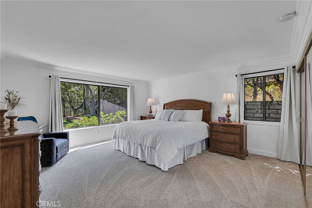 17004 Gledhill Street