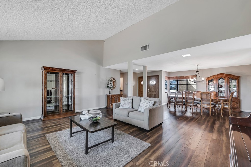 17004 Gledhill Street