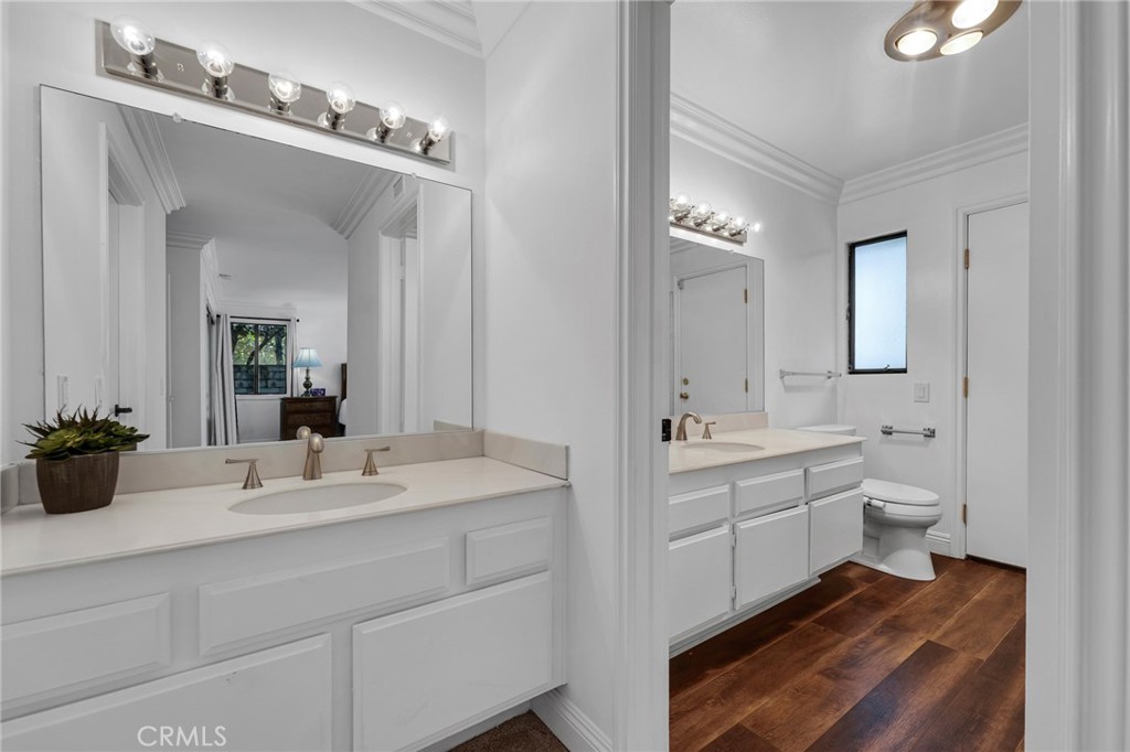 17004 Gledhill Street