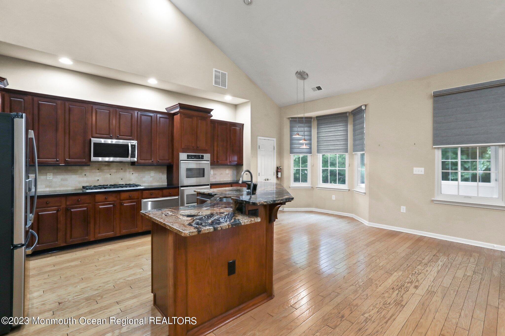 4 Little Falls Court