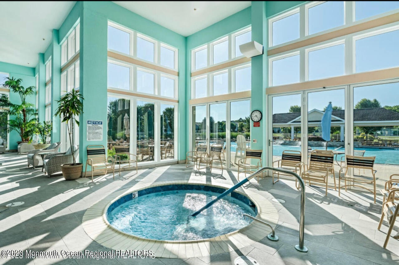 4 Little Falls Court