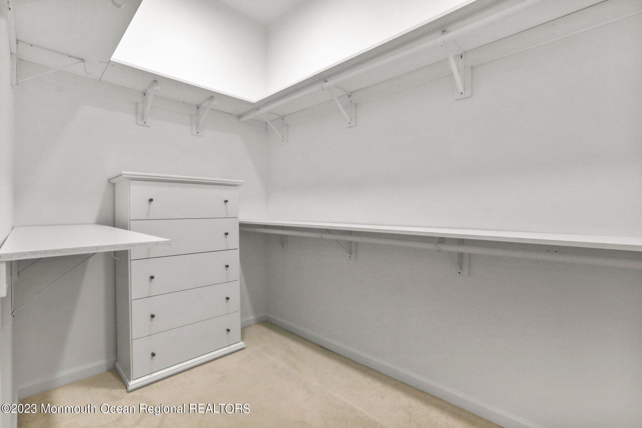 4 Little Falls Court