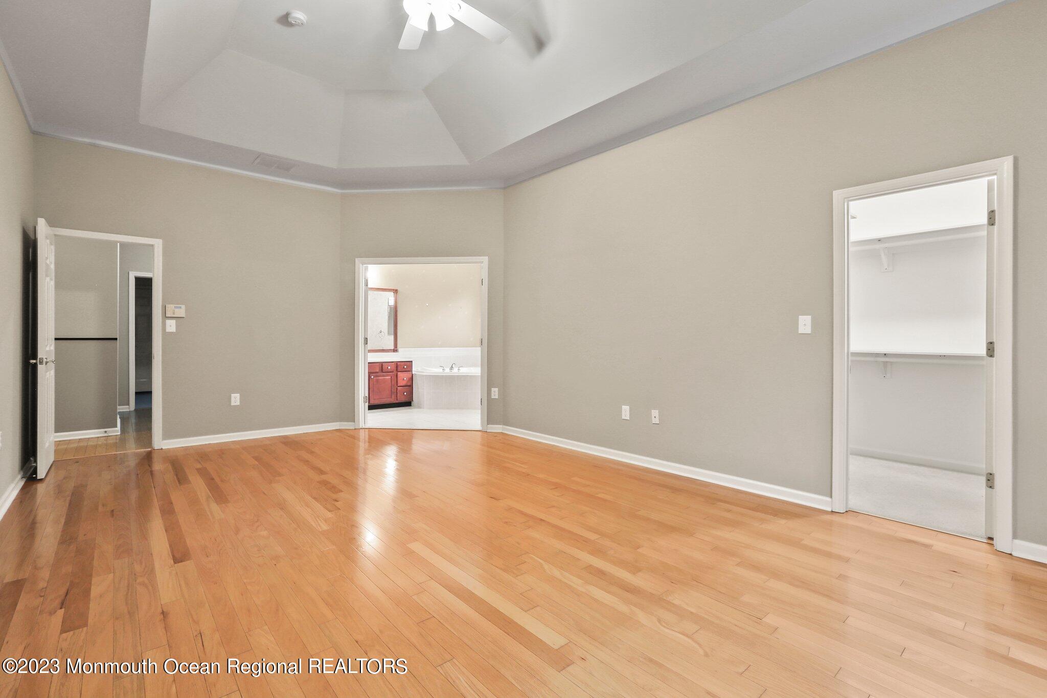 4 Little Falls Court