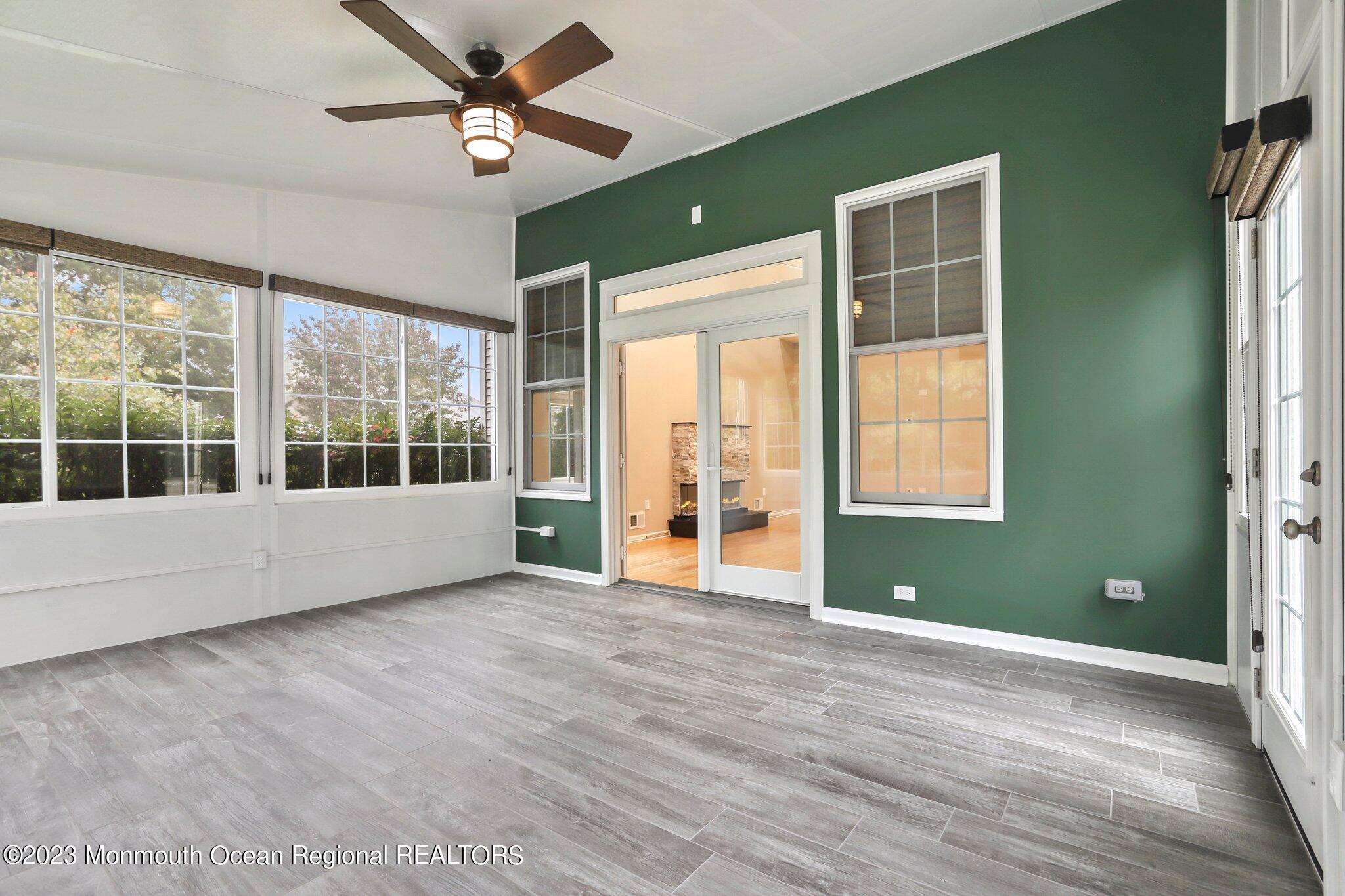 4 Little Falls Court