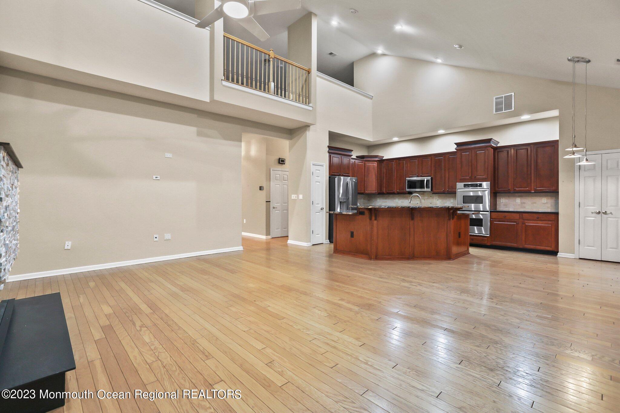 4 Little Falls Court