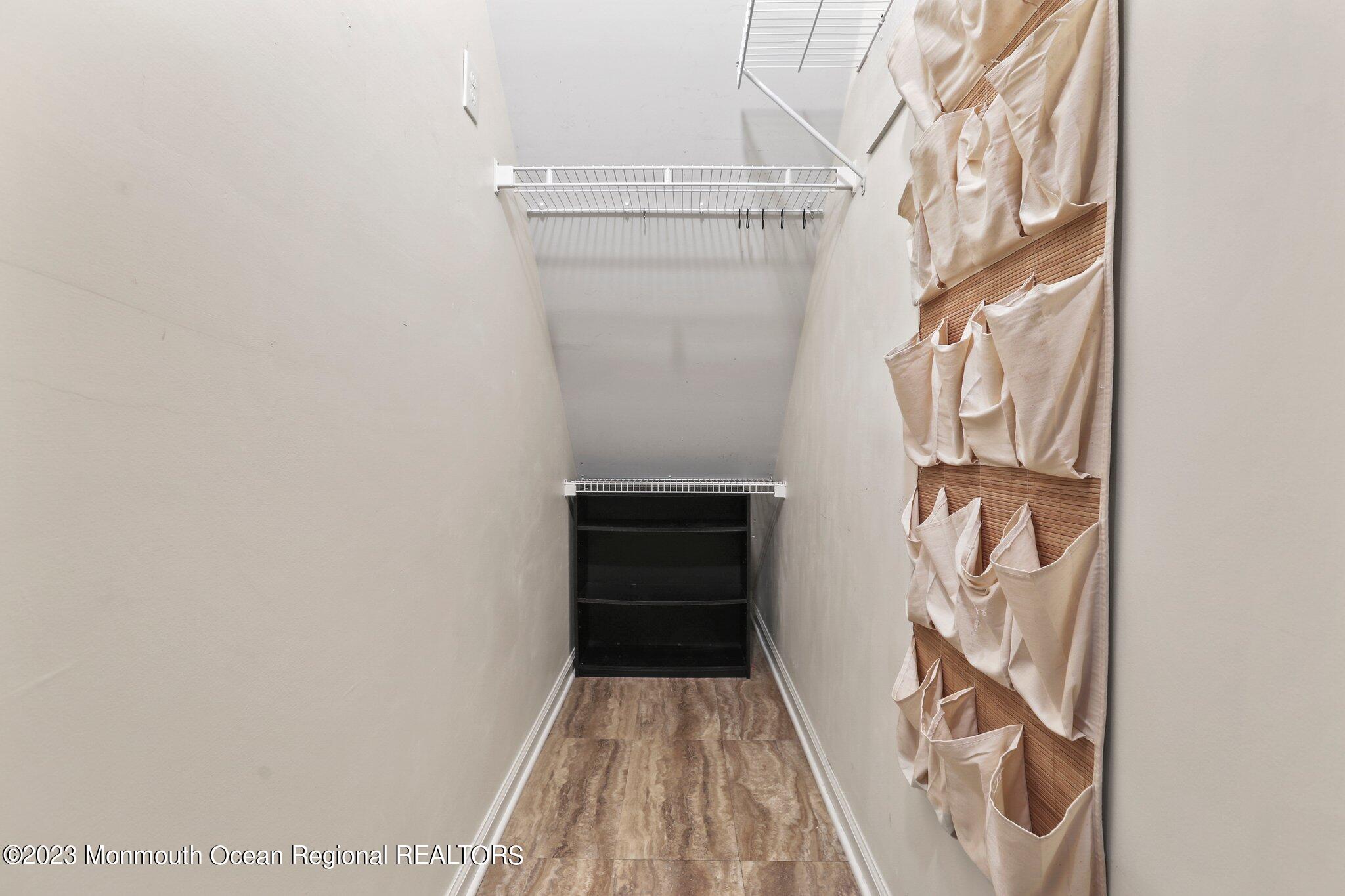 4 Little Falls Court