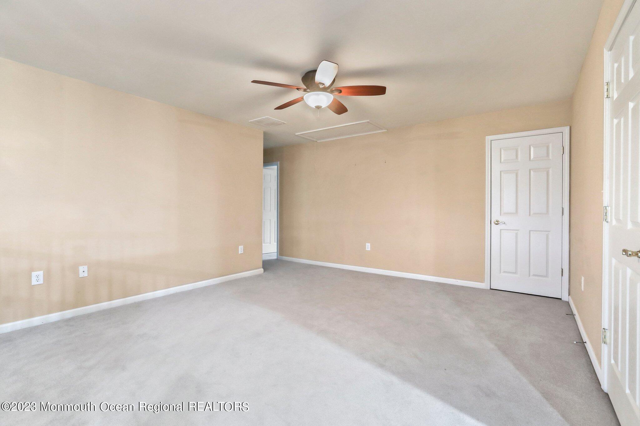 4 Little Falls Court