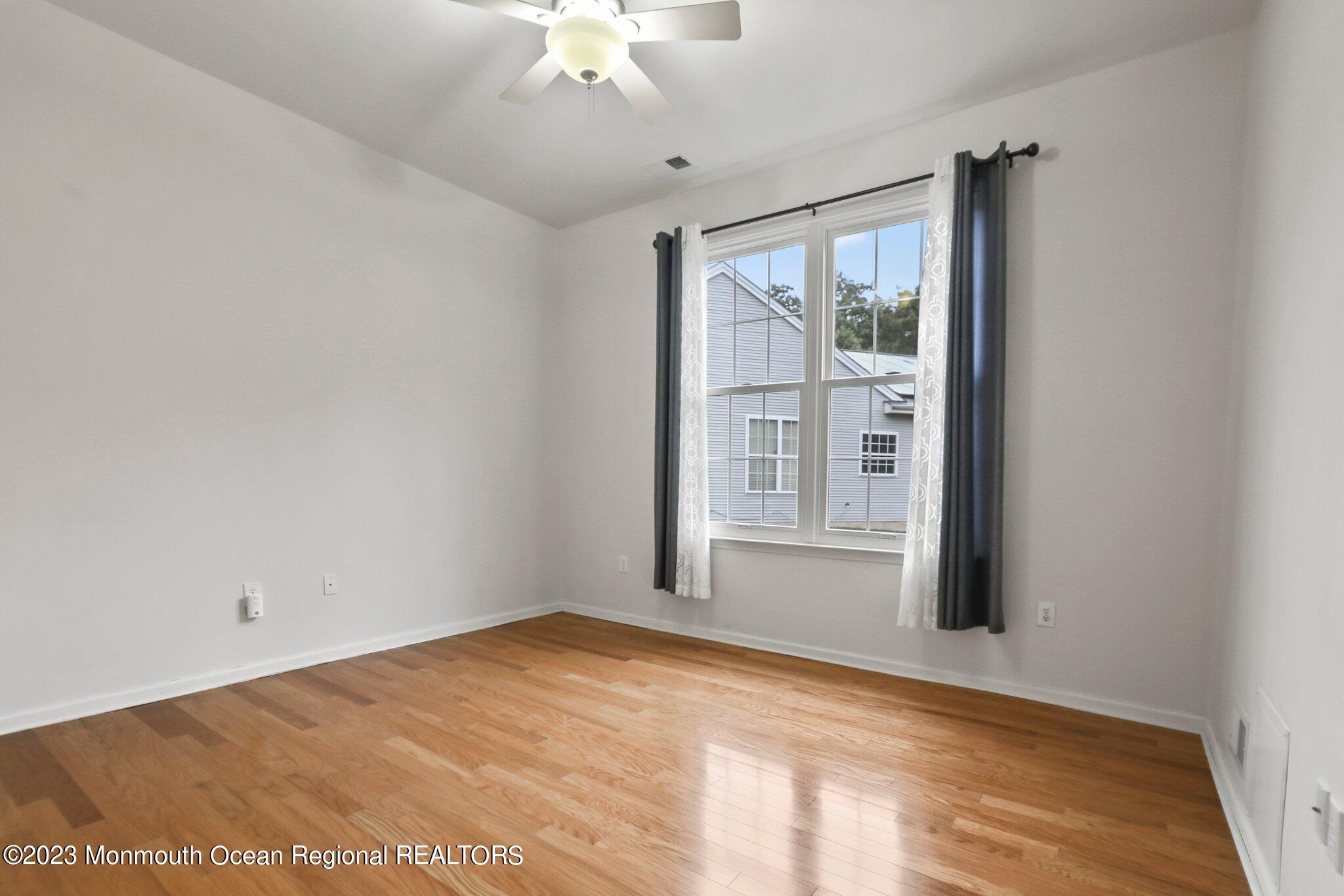 4 Little Falls Court