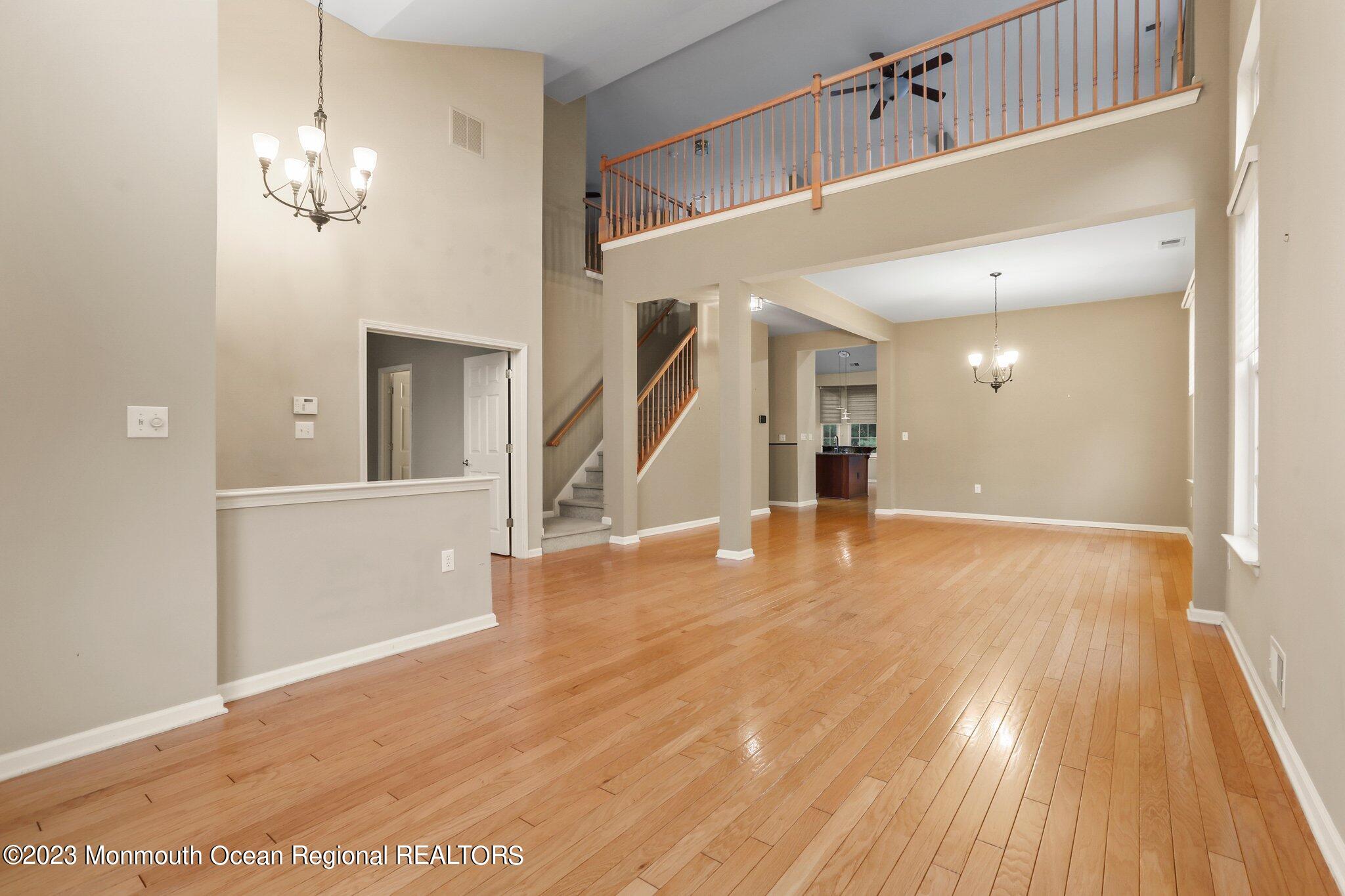 4 Little Falls Court