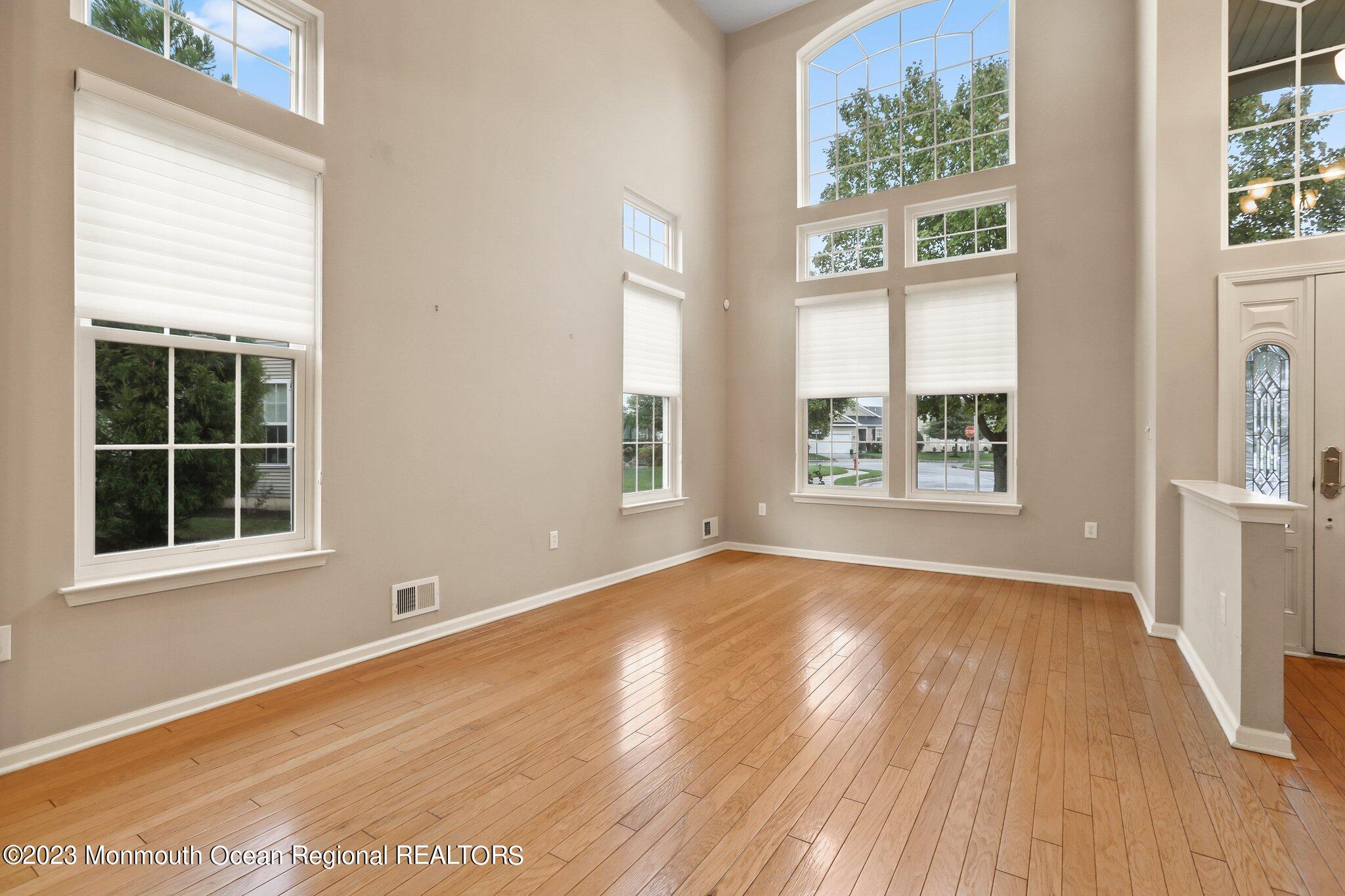 4 Little Falls Court