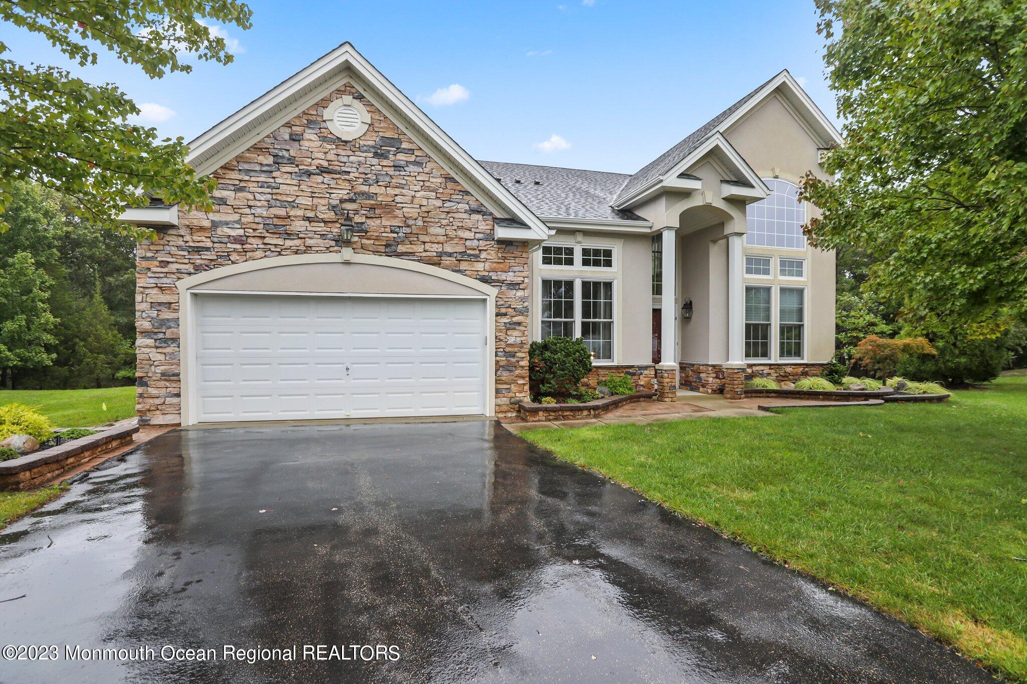 4 Little Falls Court