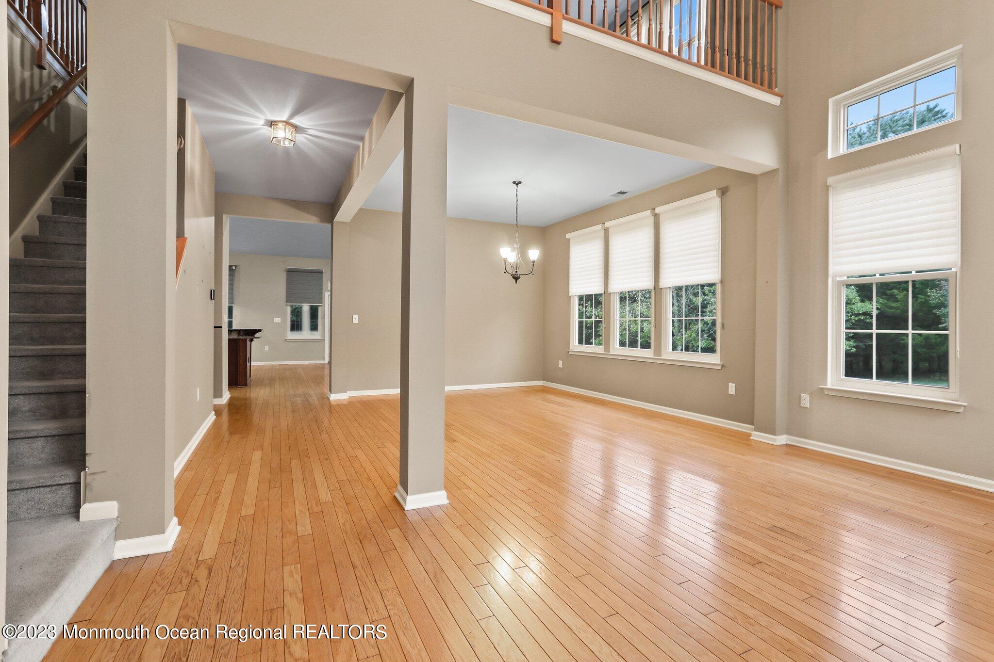 4 Little Falls Court