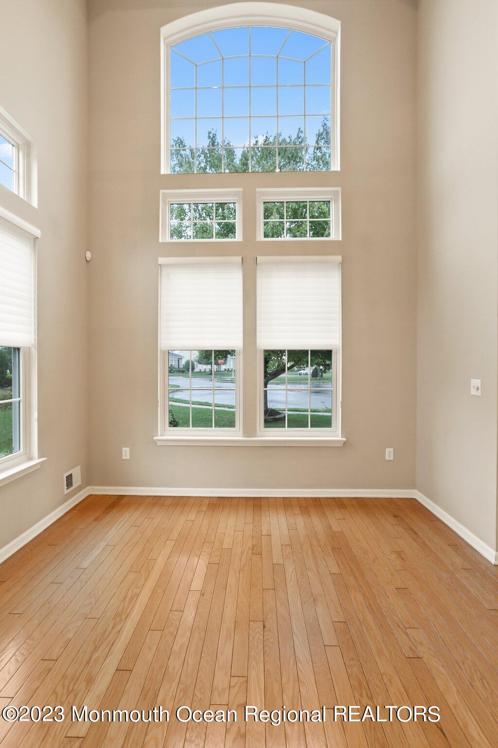 4 Little Falls Court