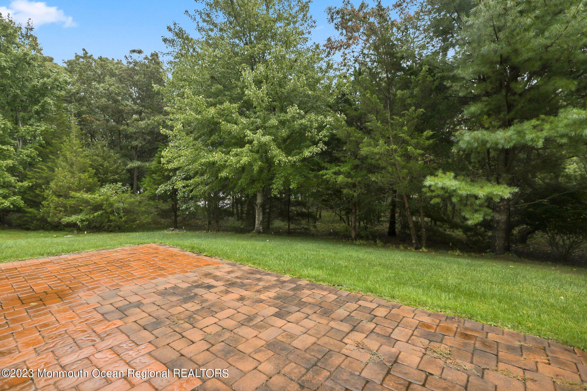 4 Little Falls Court