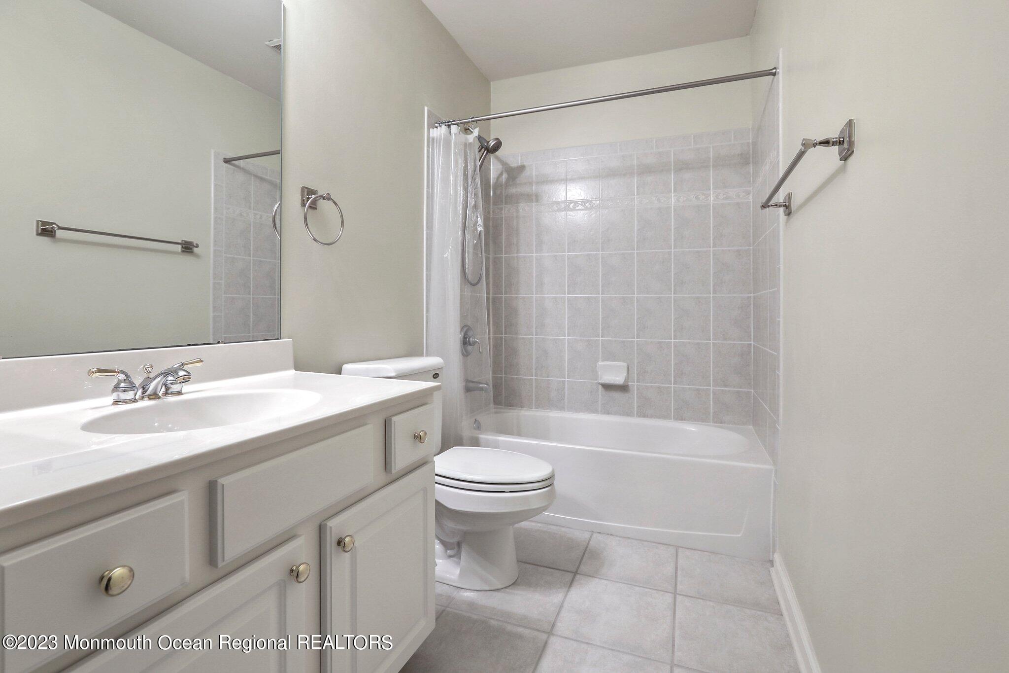 4 Little Falls Court