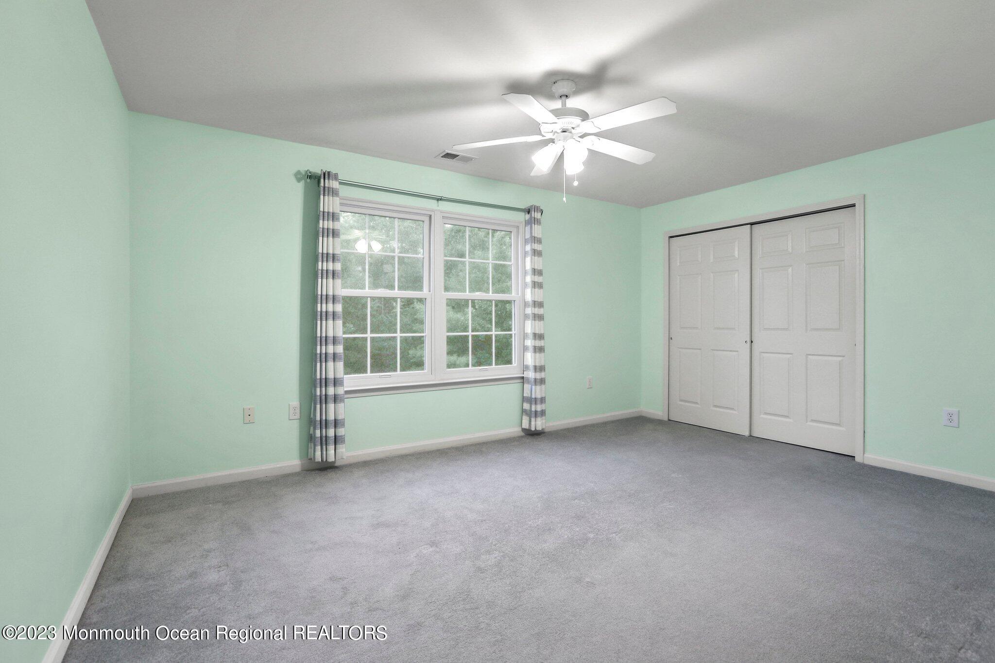 4 Little Falls Court