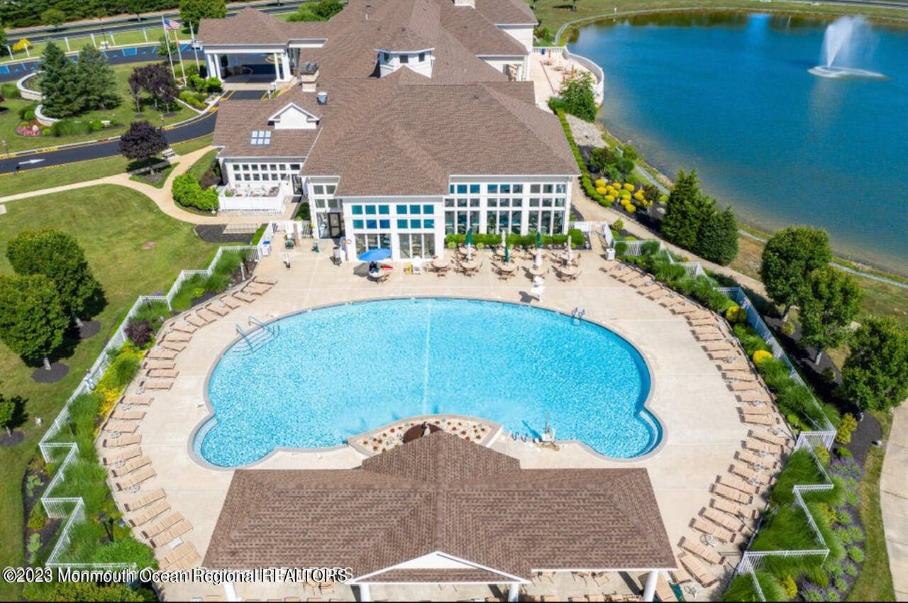 4 Little Falls Court