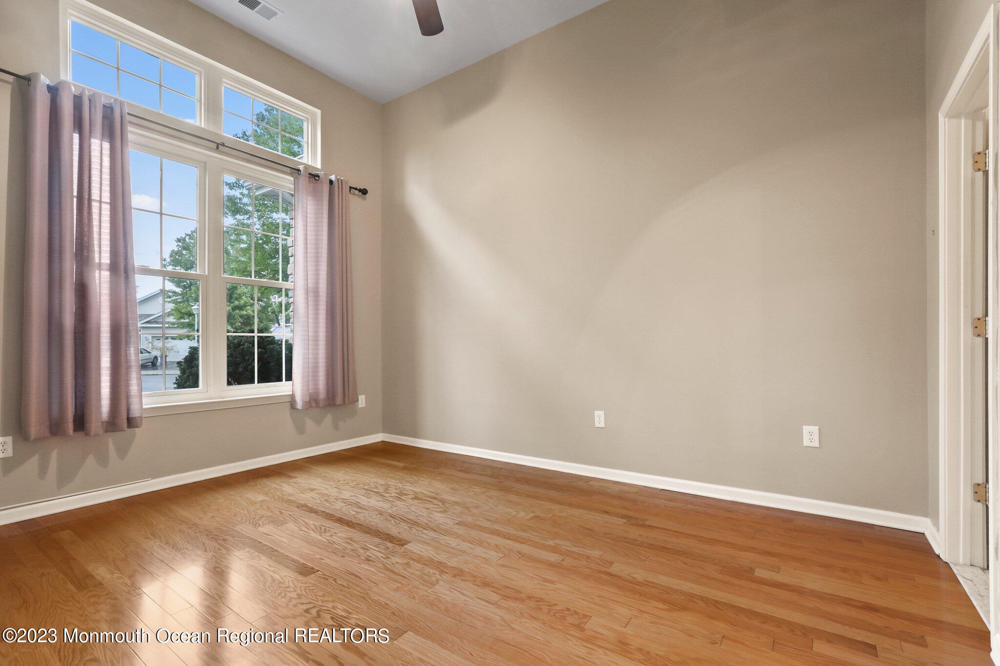 4 Little Falls Court