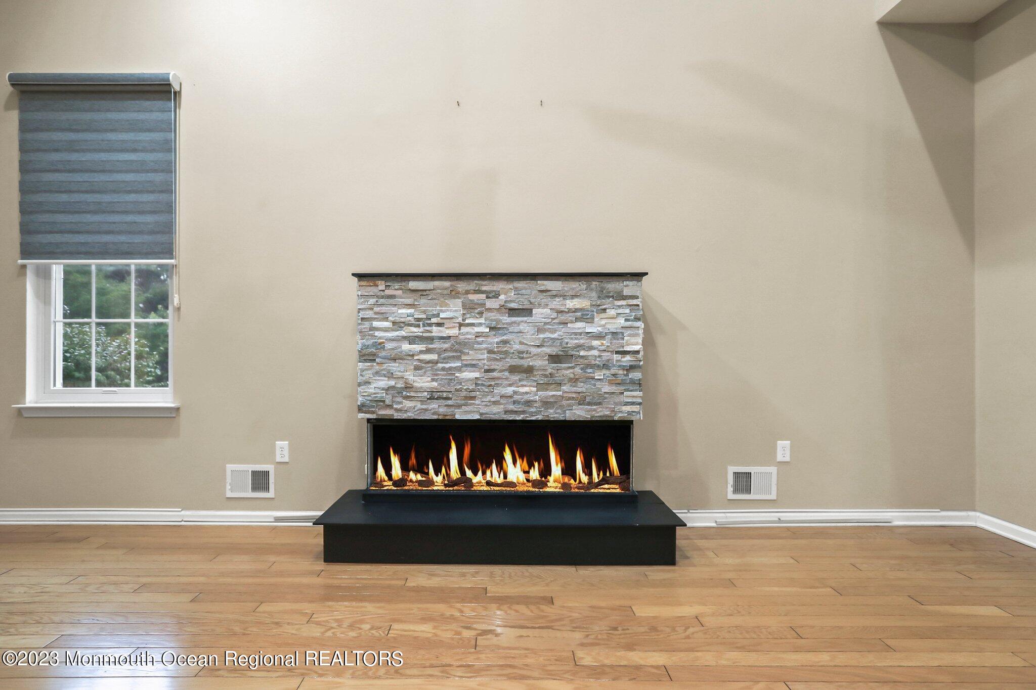 4 Little Falls Court