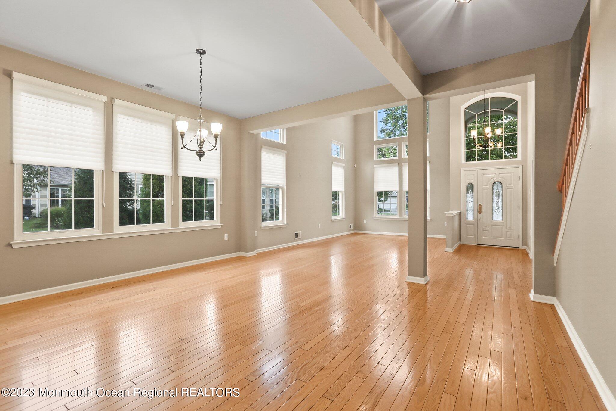 4 Little Falls Court