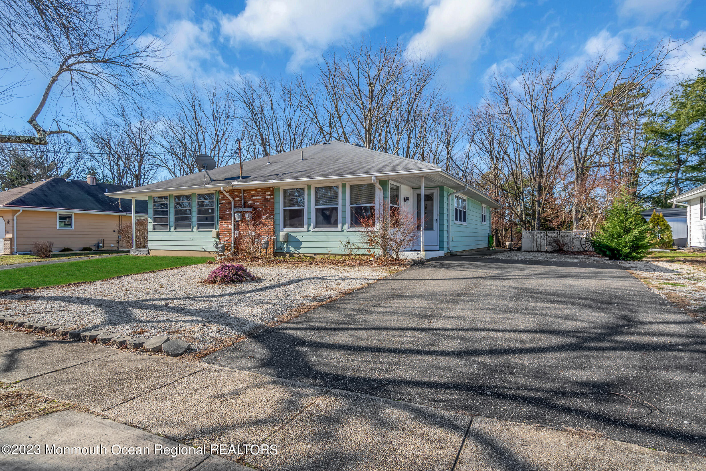 2016 Mount Carmel Boulevard