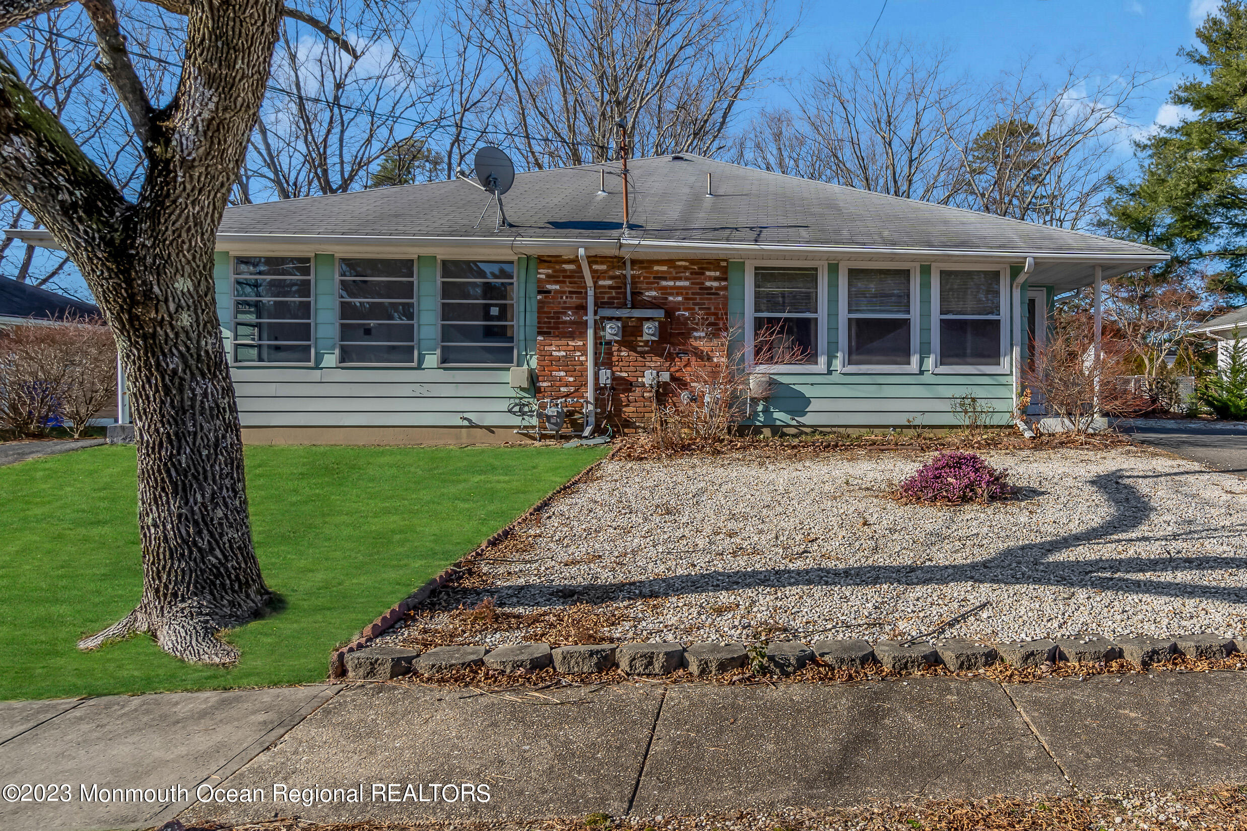 2016 Mount Carmel Boulevard