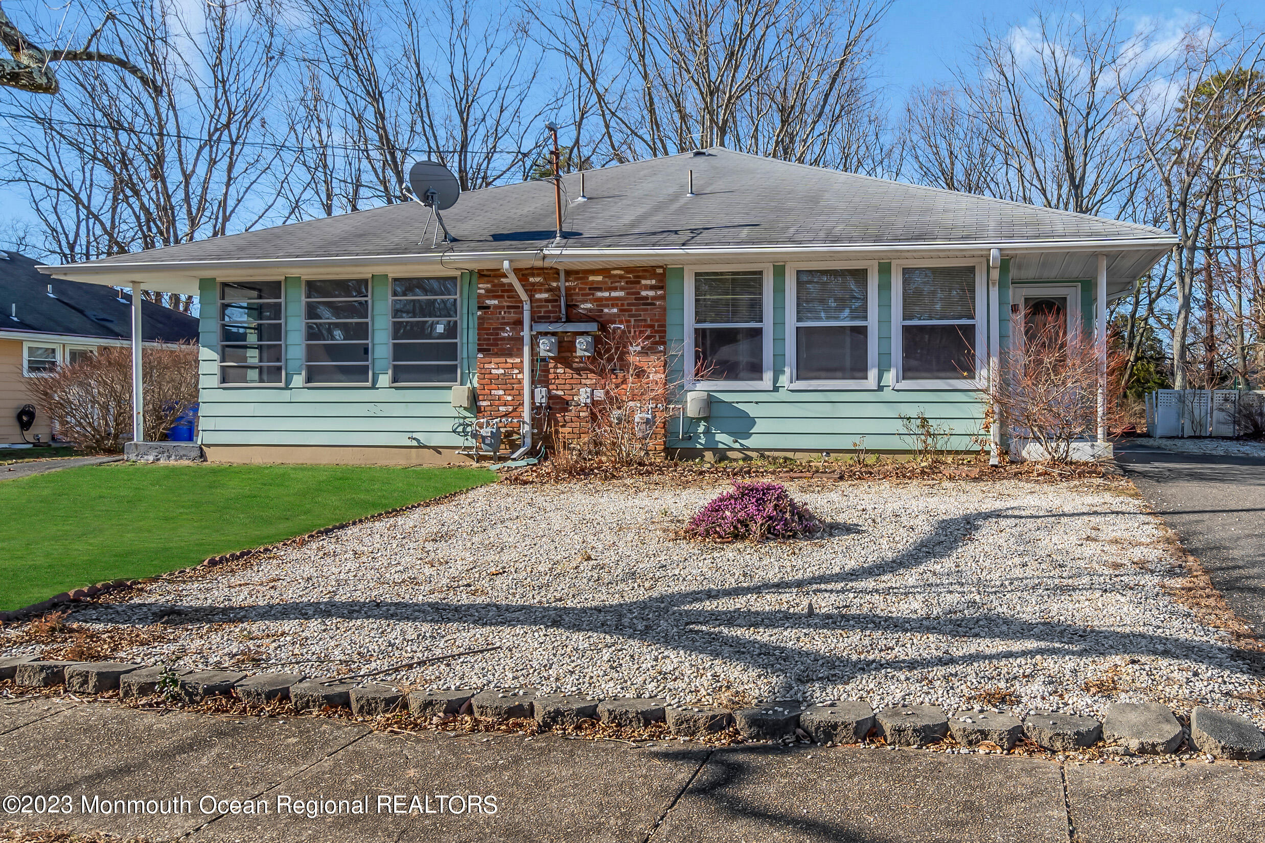 2016 Mount Carmel Boulevard