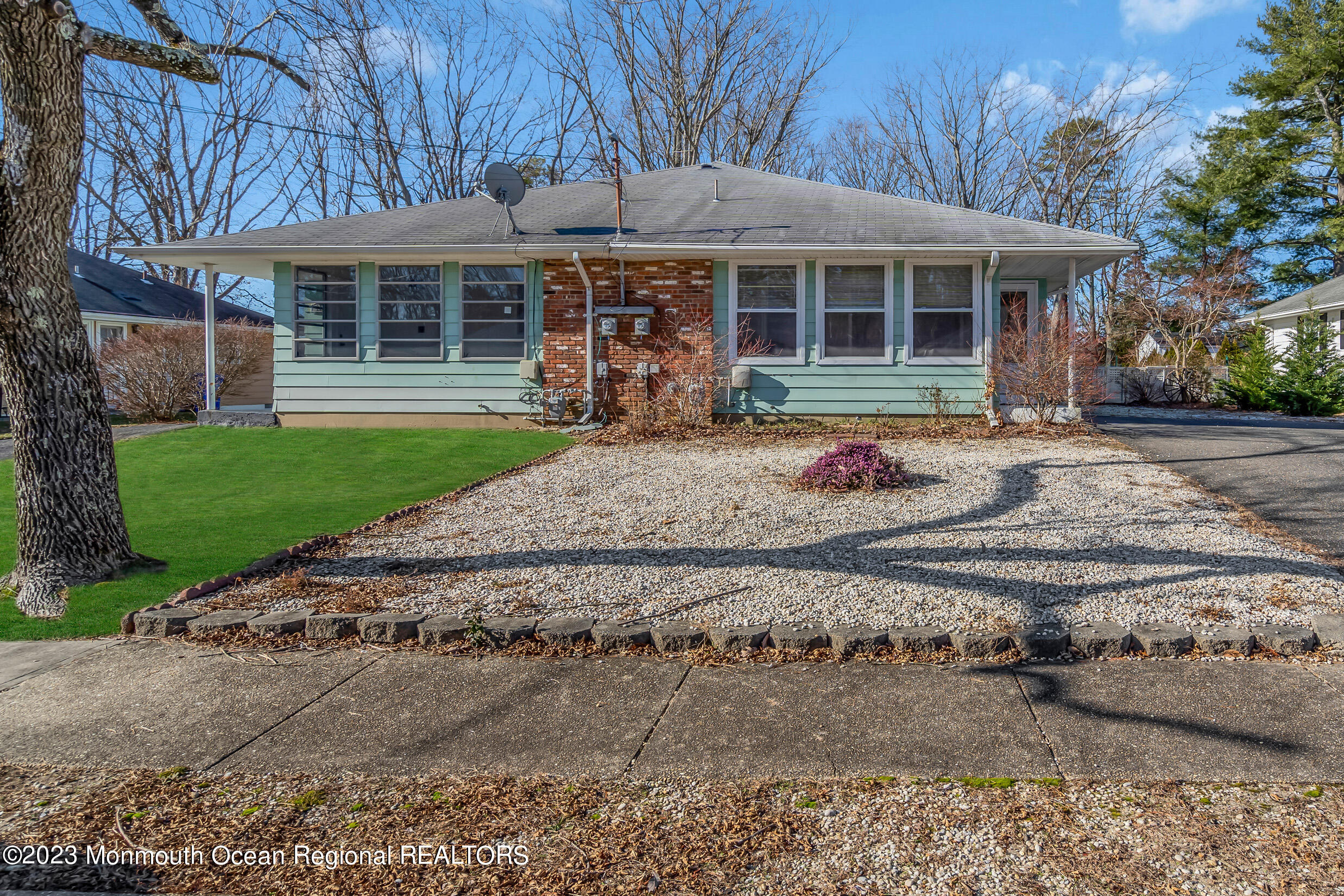 2016 Mount Carmel Boulevard