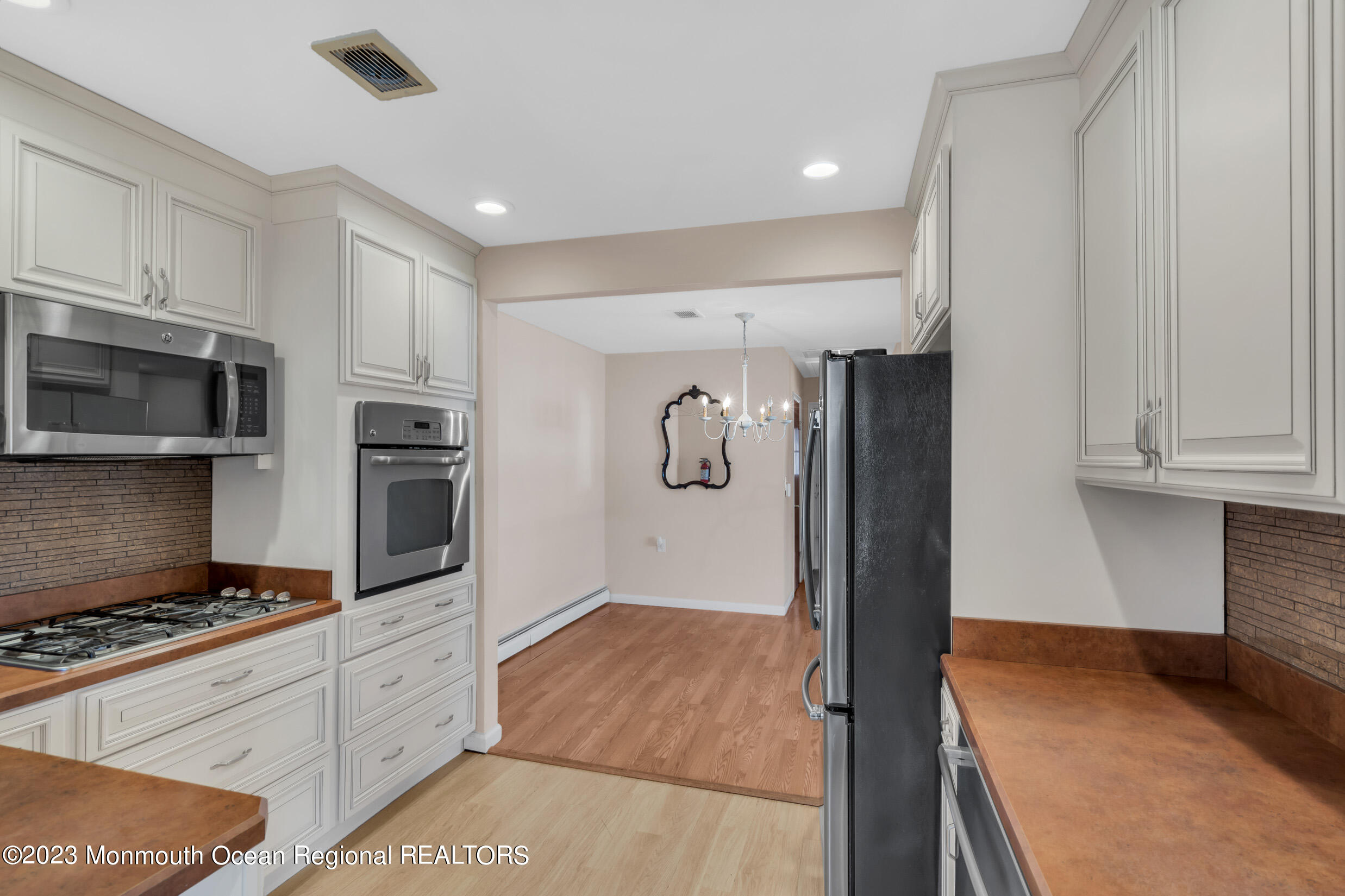 2016 Mount Carmel Boulevard